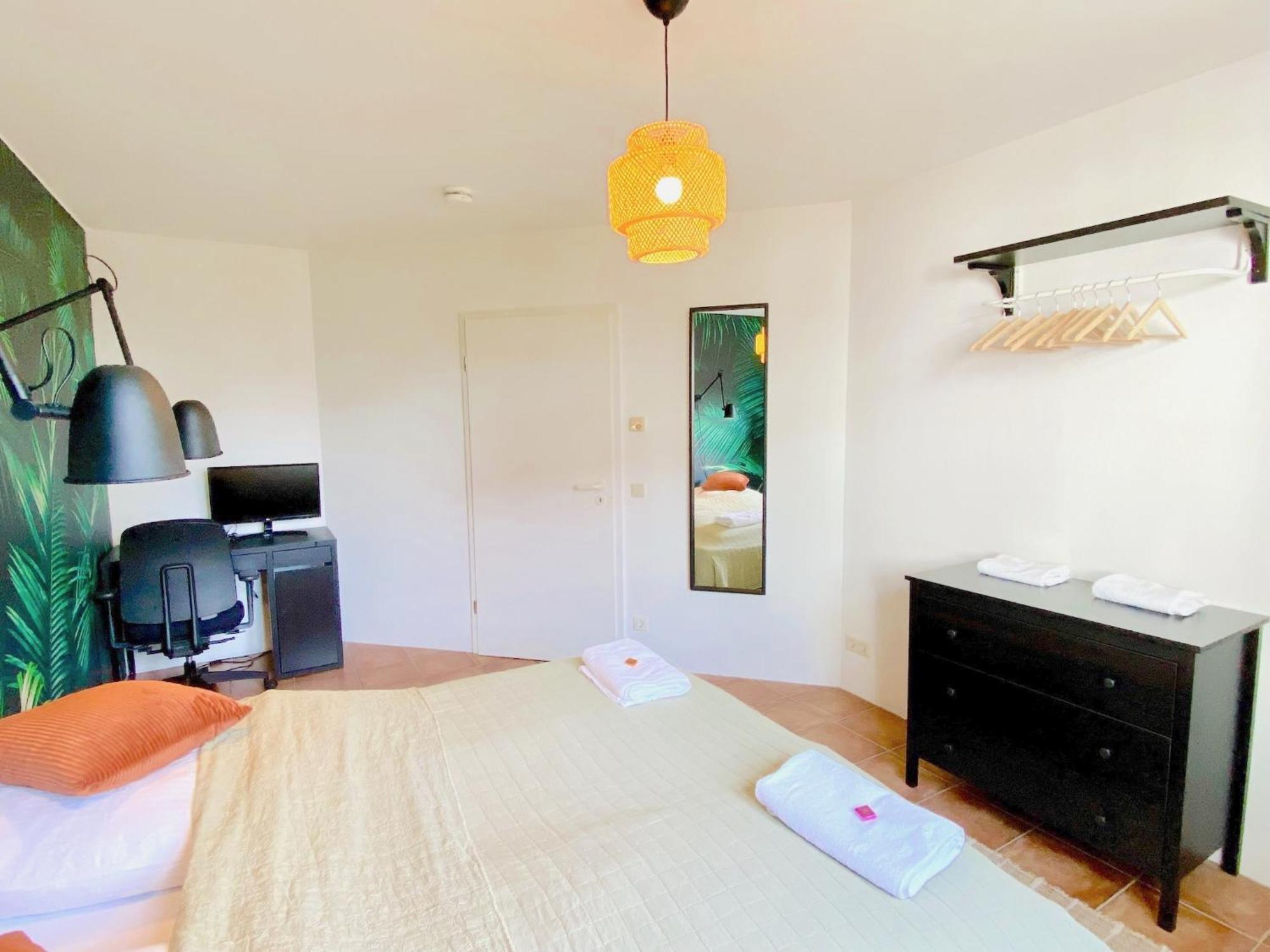 Snug Stays I 3 Zimmer Design Apartment Am See Mit Garten I Home Office I Highspeed Wifi Wessling Ngoại thất bức ảnh